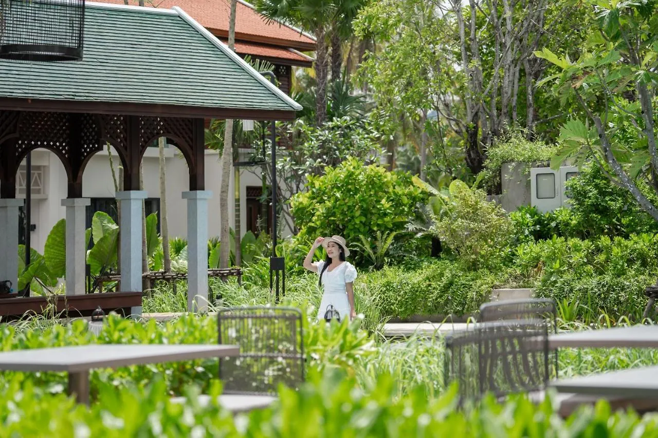 Отель Grand Mercure Khao Lak Bangsak