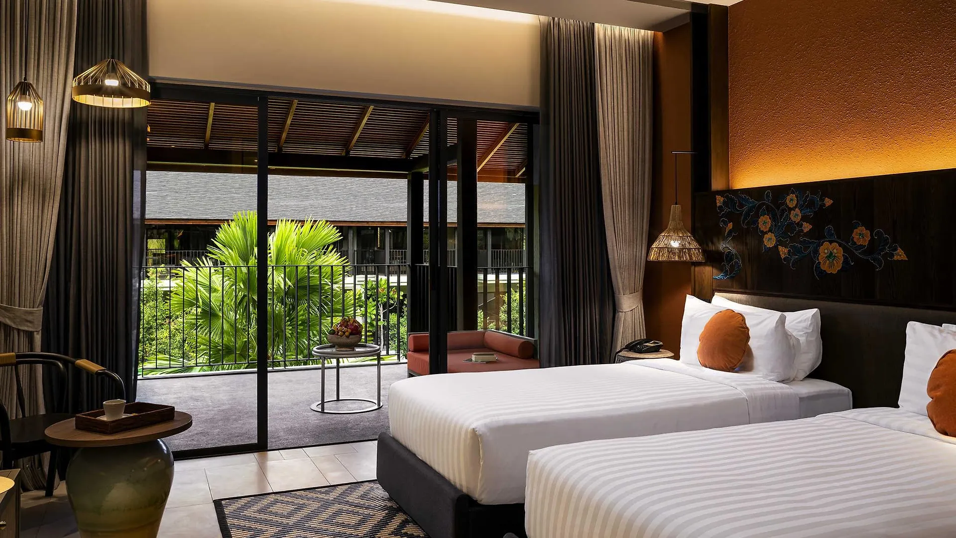 Отель Grand Mercure Khao Lak Bangsak
