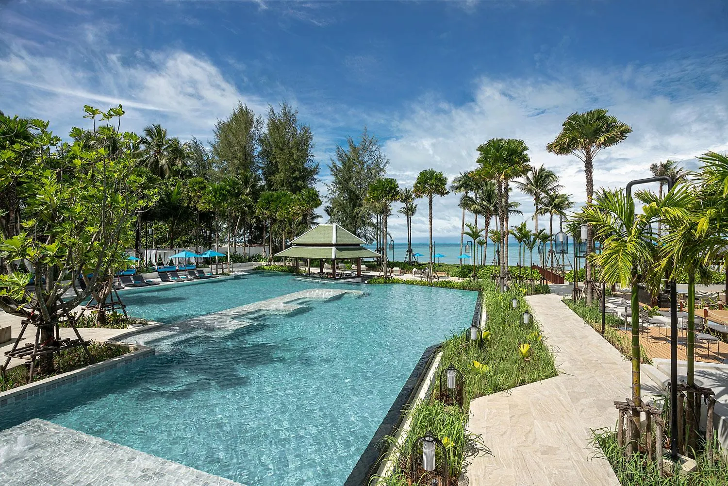 Grand Mercure Khao Lak Bangsak Hotel